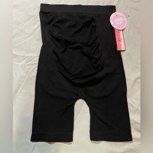 Feathers Maternity bike shorts